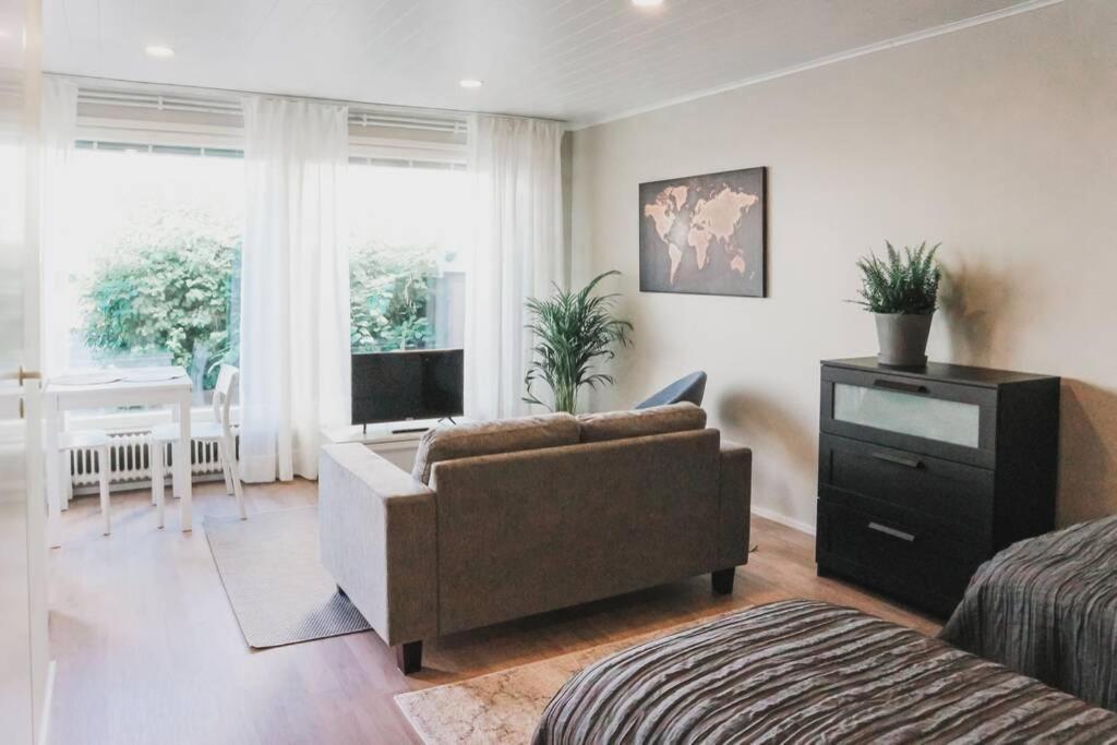 טורקו Stylish New Studio Apartment מראה חיצוני תמונה